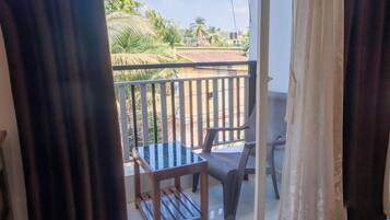 Deluxe Apartment, Balcony, Hill View | Balcony