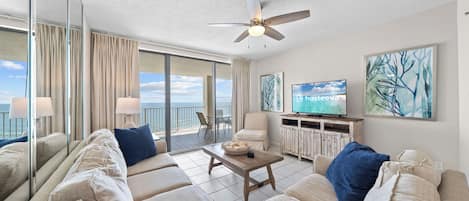 Appart'hôtel Signature, 3 chambres, vue piscine, en front de plage | Salle de séjour