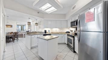 Signature Condo, 3 Bedrooms, Pool View, Beachfront | Private kitchen | Fridge, microwave, oven, stovetop
