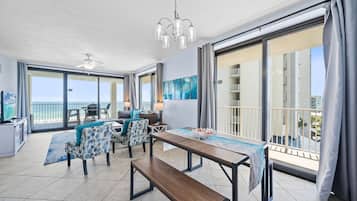 Executive Condo, 3 Bedrooms, Balcony, Beachfront | In-room dining