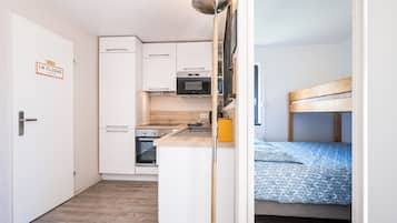 1 bedroom, WiFi, bed sheets