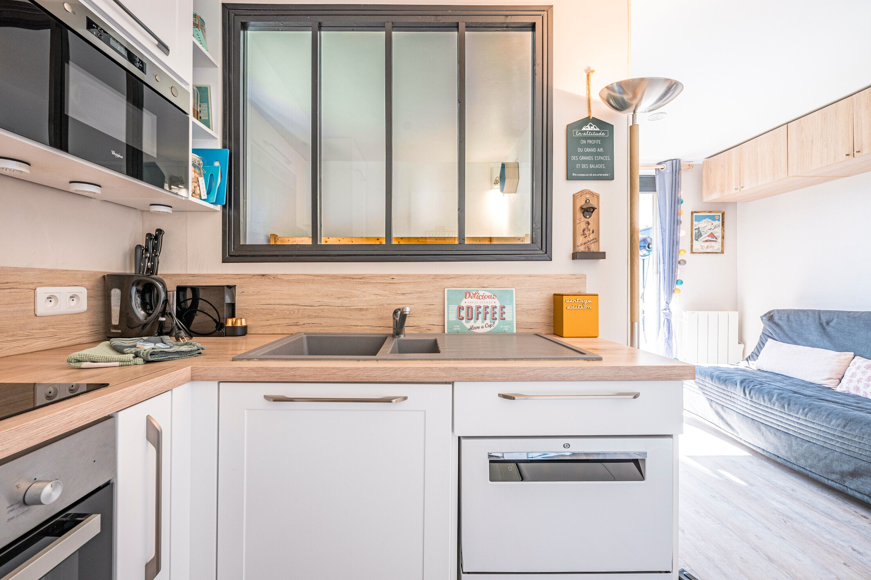 Kjøleskap, mikrobølgeovn, ovn og oppvaskmaskin