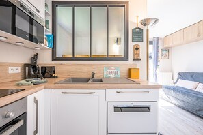 Fridge, microwave, oven, dishwasher