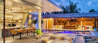 Private Villa in Moalboal with Pool, Jacuzzi, BBQ & Gym