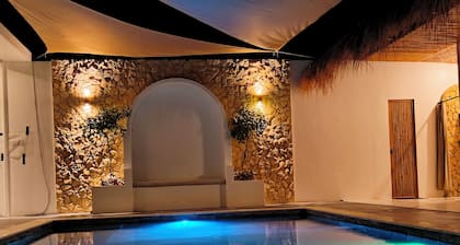 Private Villa in Moalboal with Pool, Jacuzzi, BBQ & Gym