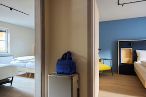 Suíte, 2 quartos, vista para a montanha | Cofres nos quartos, cortinas blackout, Wi-Fi de cortesia