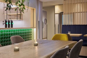 Lobby-Lounge