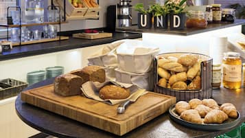 Petit déjeuner buffet compris tous les jours