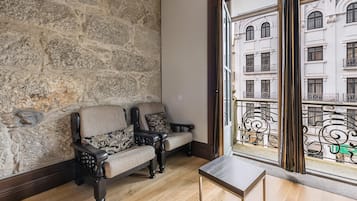 Apartamento (Apartment with Balcony) | Balcón