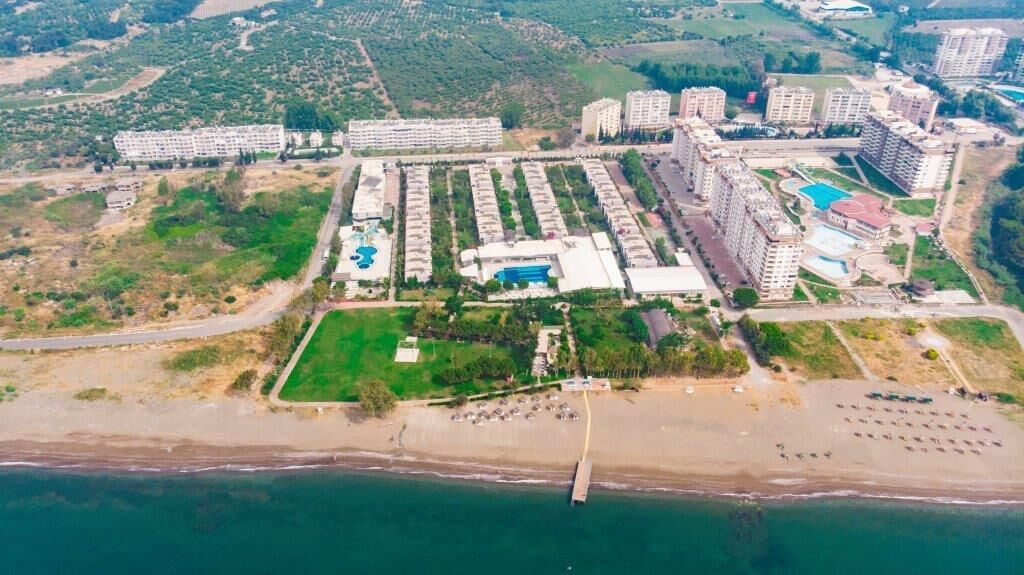 Vista frontal de la propiedad