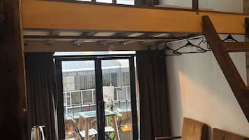 Private Double Bed Loft Ensuite Bathroom | Free WiFi