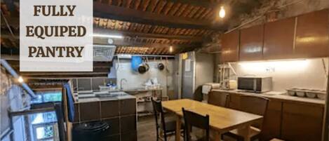 Refrigerador y microondas