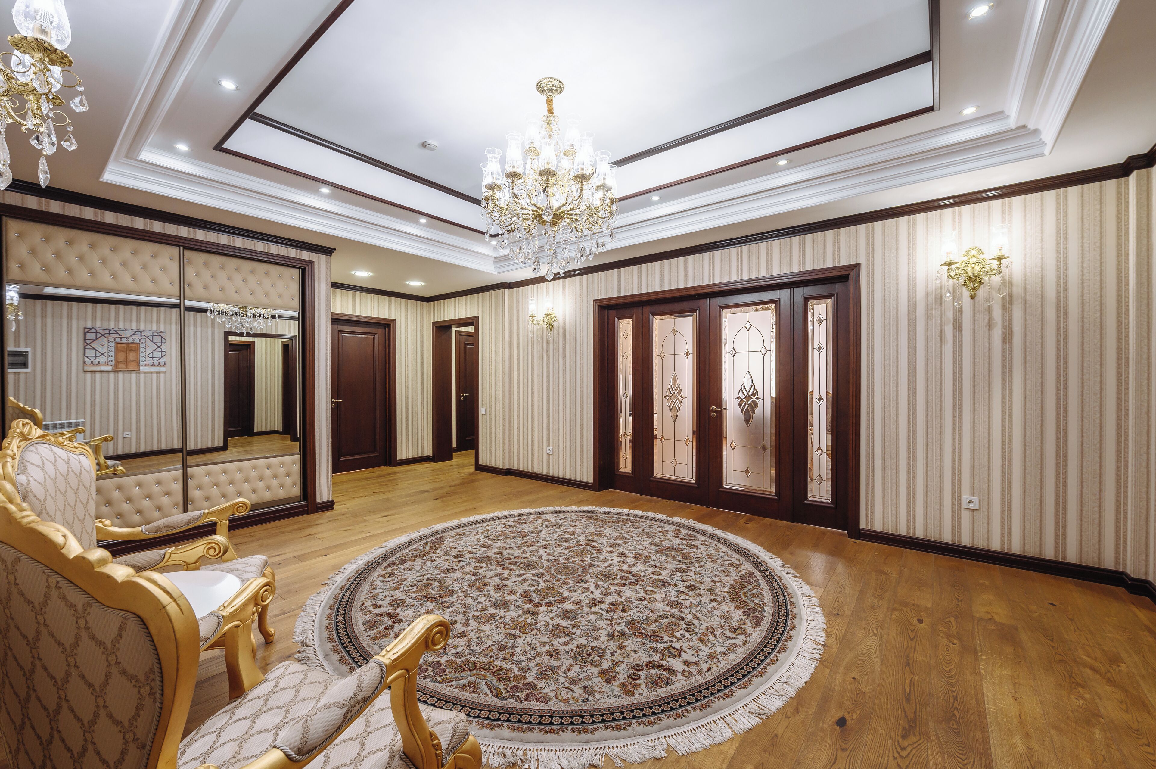 Appartement, 3 slaapkamers, balkon, uitzicht op de stad | Een kluis op de kamer, een bureau, een laptopwerkplek