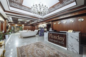 Reception - Monday Royal Apart Hotel (Tashkent)
