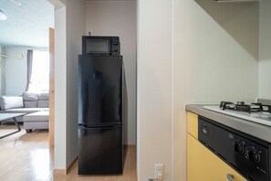 Fridge, microwave, stovetop, electric kettle - LAMBENT (Kamifurano)