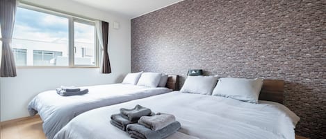 Iron/ironing board, free WiFi