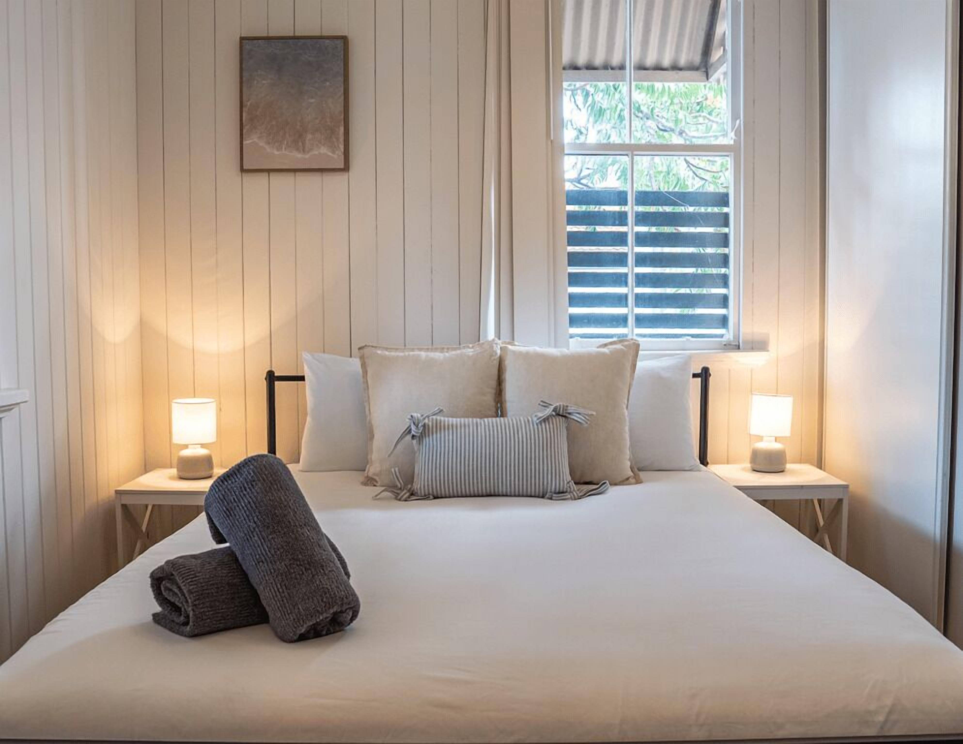 3 bedrooms, desk, iron/ironing board, WiFi