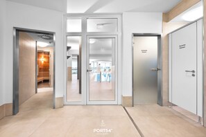 Interior - Seeluft - waterfront, balcony, indoor swimming pool, underground parking space (Olpenitz)