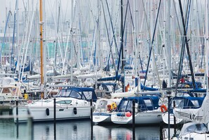 Marina - Seeluft - waterfront, balcony, indoor swimming pool, underground parking space (Olpenitz)