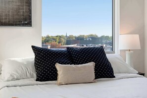 2 多间卧室、熨斗/熨衣板、旅行婴儿床、WiFi