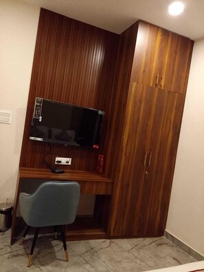 Deluxe Double Room | Free WiFi - Chocolate Inn Patna (Patna)