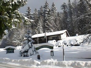 Exterior - Apartment in A Hotel '2' with Mountain View, Private Terrace and Wi-Fi (Lindberg)