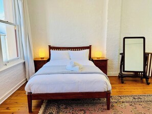 Iron/ironing board, free WiFi, bed sheets