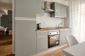 Fridge, toaster