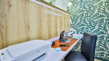 Zimmersafe, Bügeleisen/Bügelbrett, kostenloses WLAN