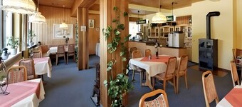 Apartment in A Hotel '6' with Mountain View, Private Terrace and Wi-Fi