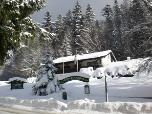 Exterior - Apartment in A Hotel '6' with Mountain View, Private Terrace and Wi-Fi (Lindberg)