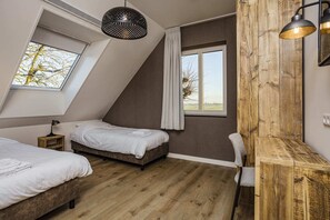 1 bedroom, Internet - Spacious and luxurious 4 to 6 person apartment. (Leidschendam)