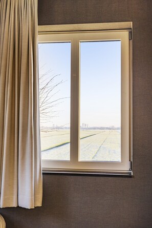 Interior - Spacious and luxurious 4 to 6 person apartment. (Leidschendam)