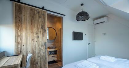 Spacious and luxurious 6-person apartment