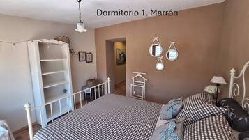 3 bedrooms, iron/ironing board, free WiFi, bed sheets