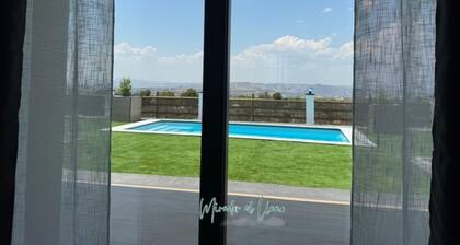 Experiencia montañesa con piscina y barbacoa en Pozo Alcón