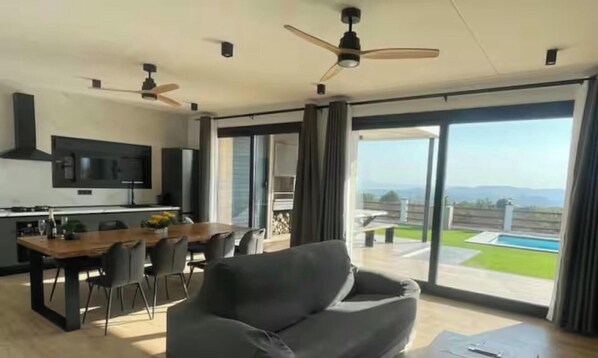 تلفزيون، مدفأة