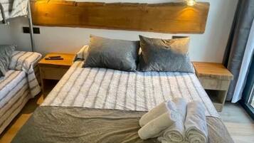 3 bedrooms, free WiFi, bed sheets