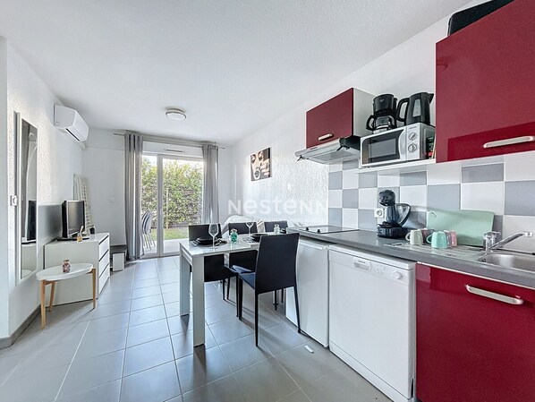 Microwave, stovetop, dishwasher, coffee/tea maker