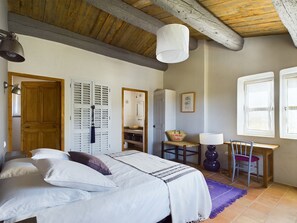 4 bedrooms, free WiFi