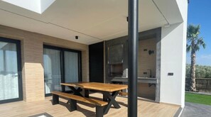 Outdoor dining - Andalusian Getaway with Private Pool and BBQ (Pozo Alcón)