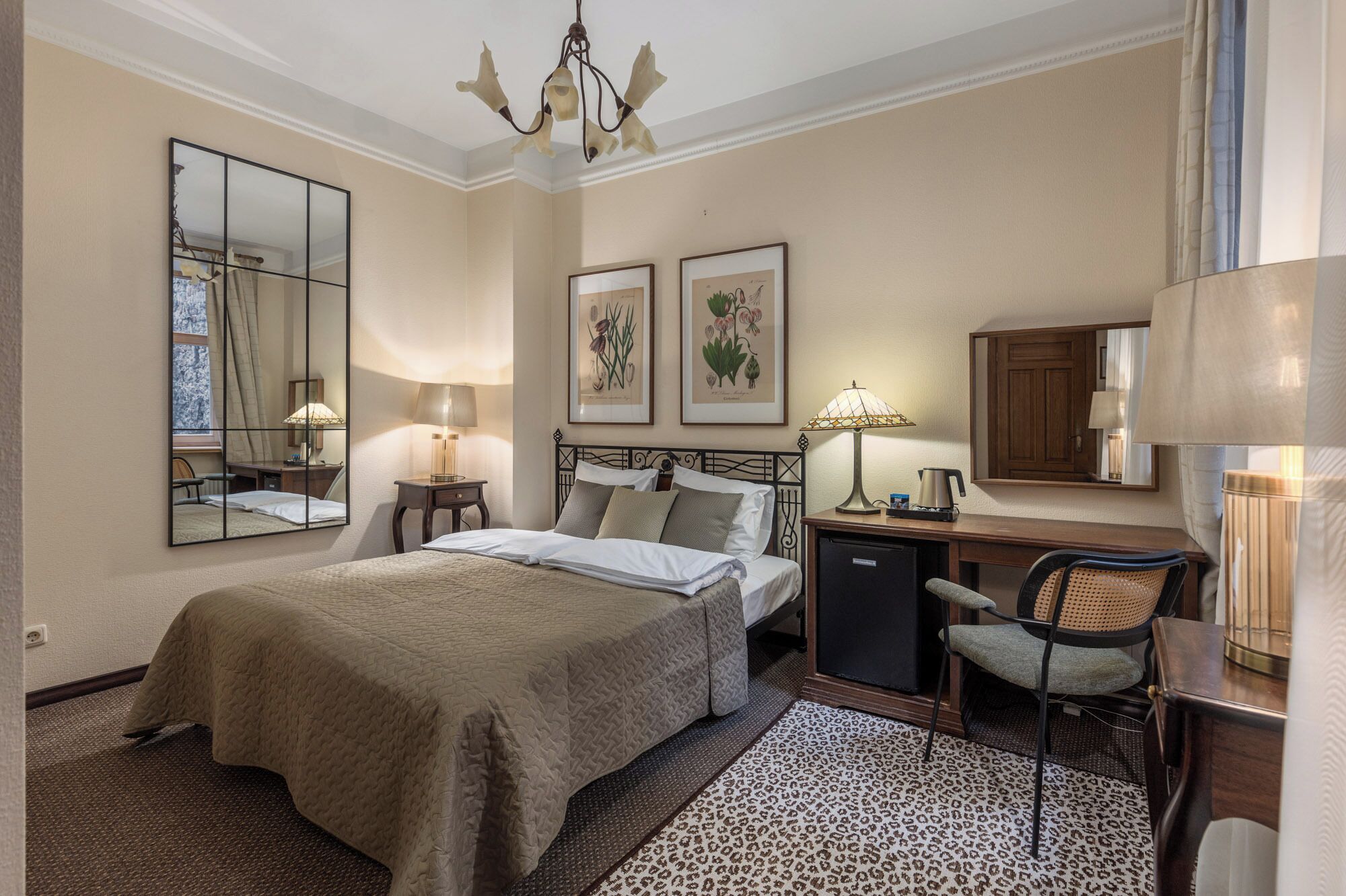 Double Room | Iron/ironing board, free WiFi