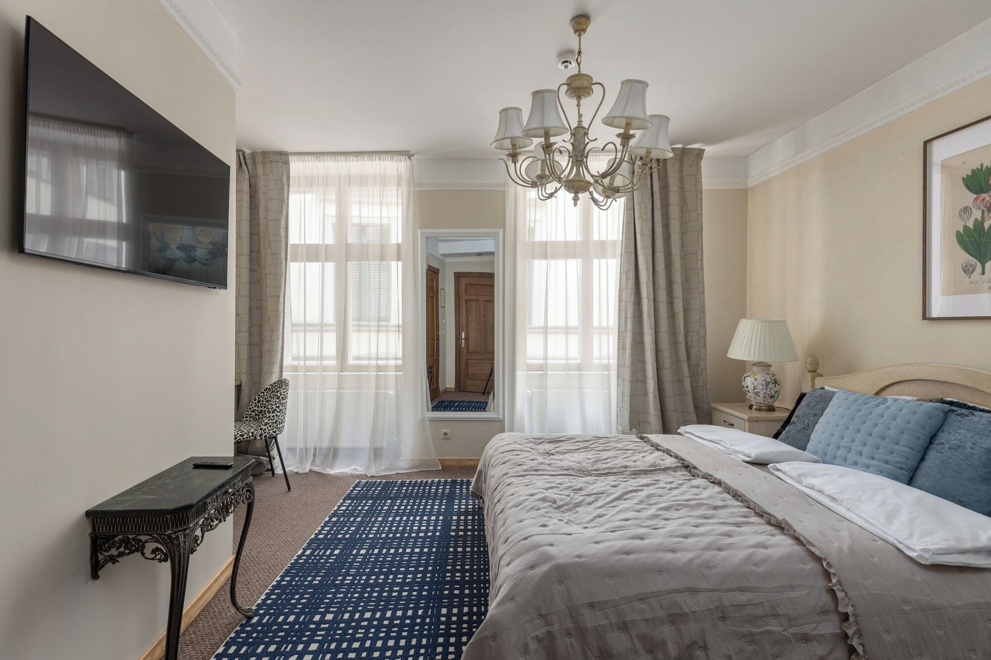 Standard Double Room | Iron/ironing board, free WiFi