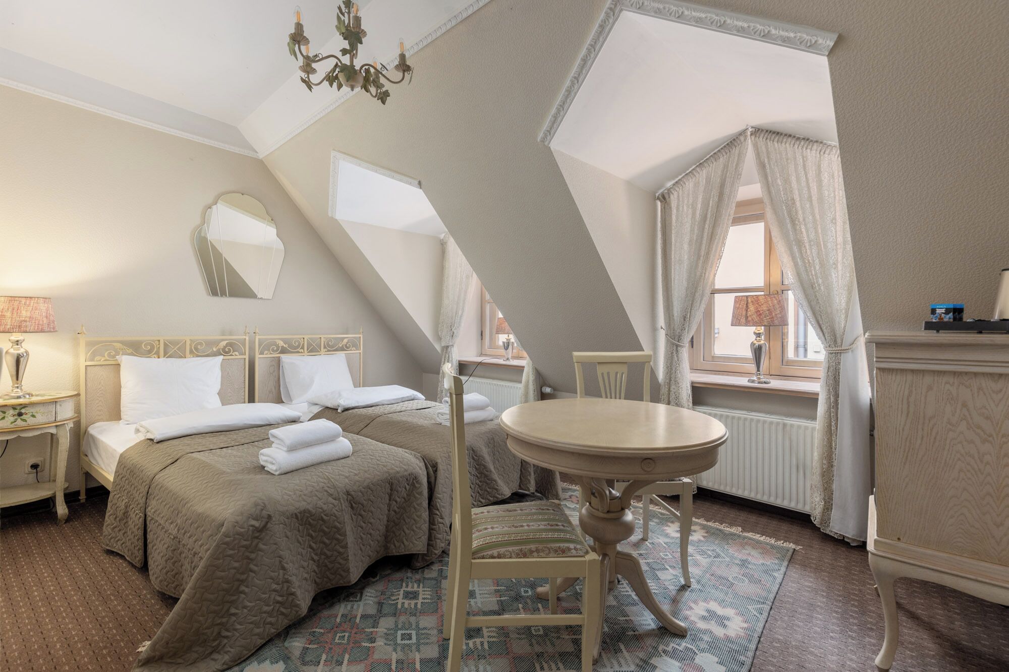 Classic Twin Room | Iron/ironing board, free WiFi