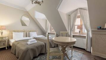 Classic Twin Room | Iron/ironing board, free WiFi