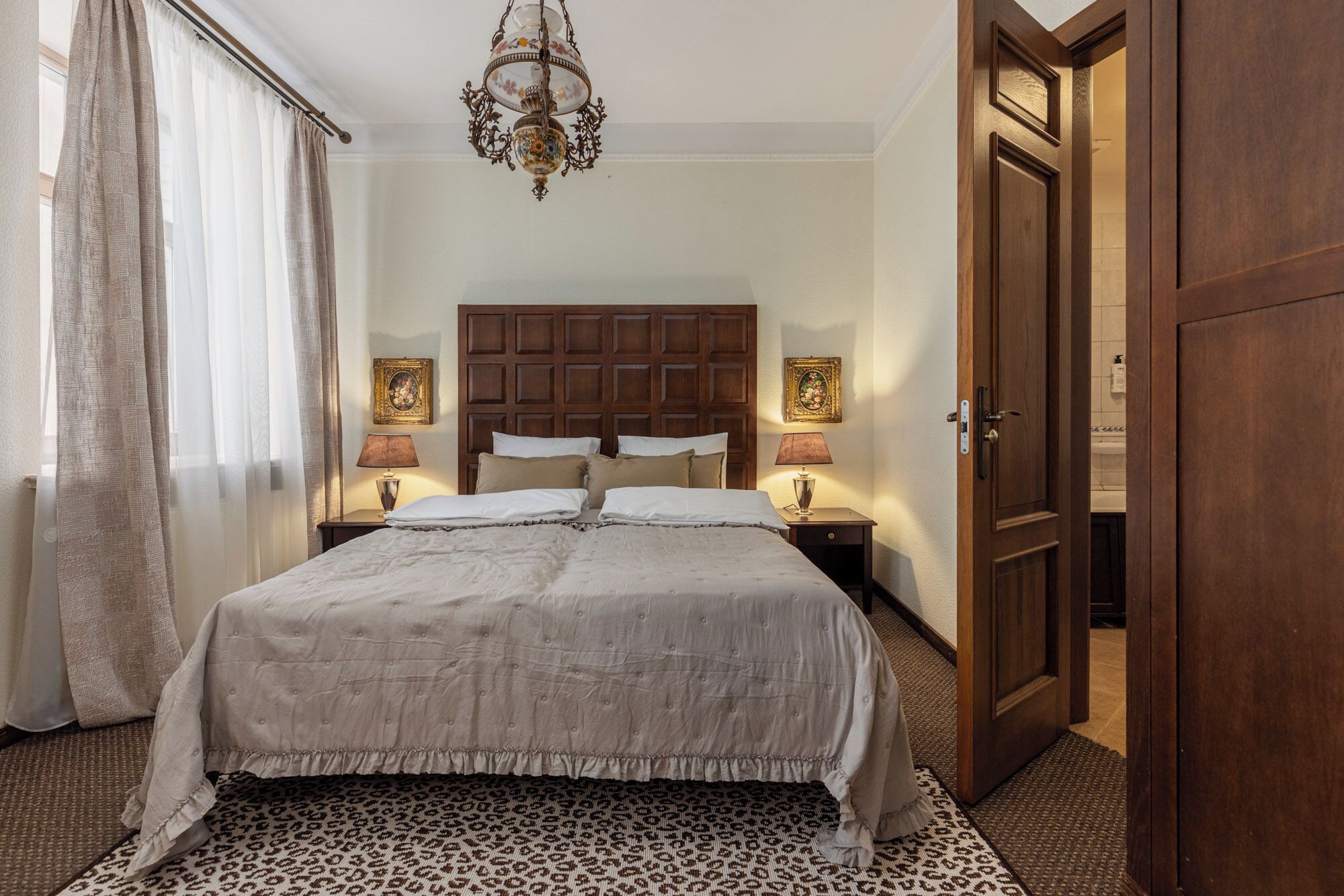 Classic Double Room | Iron/ironing board, free WiFi