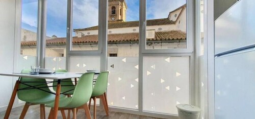 Suite by Hawkins Exterior 1B