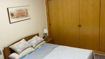 2 bedrooms, WiFi, bed sheets