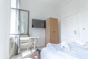 1 bedroom, desk, WiFi, bed sheets