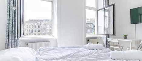 1 bedroom, desk, WiFi, bed sheets